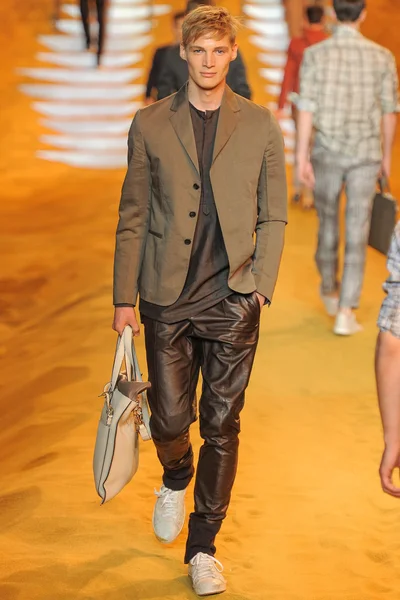Look 36